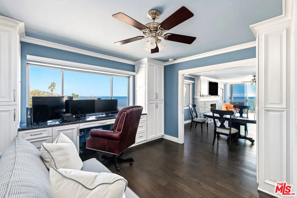 22548 Pacific Coast Highway 401, Malibu, California 90265 home-pic-11